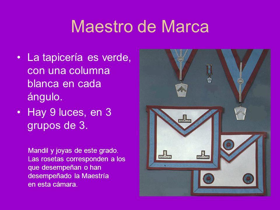 Maestro de Marca La tapicería es verde, con una columna blanca en cada ángulo. Hay 9 luces, en 3 grupos de 3.