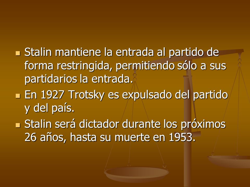 Stalin mantiene la entrada al partido de forma restringida, permitiendo sólo a sus partidarios la entrada.