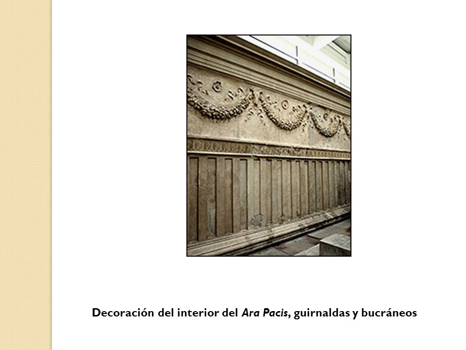 Decoración del interior del Ara Pacis, guirnaldas y bucráneos