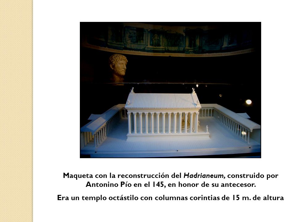 Era un templo octástilo con columnas corintias de 15 m. de altura