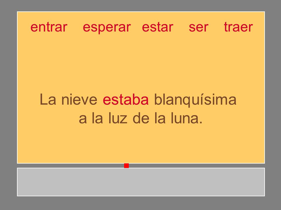 La nieve estaba blanquísima a la luz de la luna.