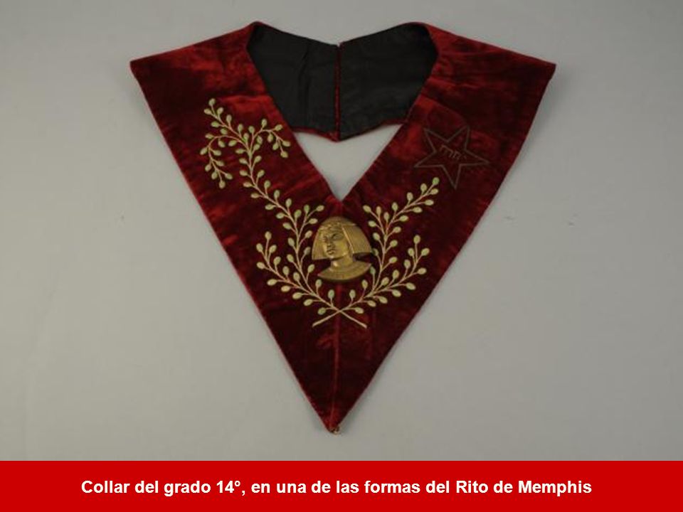 Collar del grado 14°, en una de las formas del Rito de Memphis