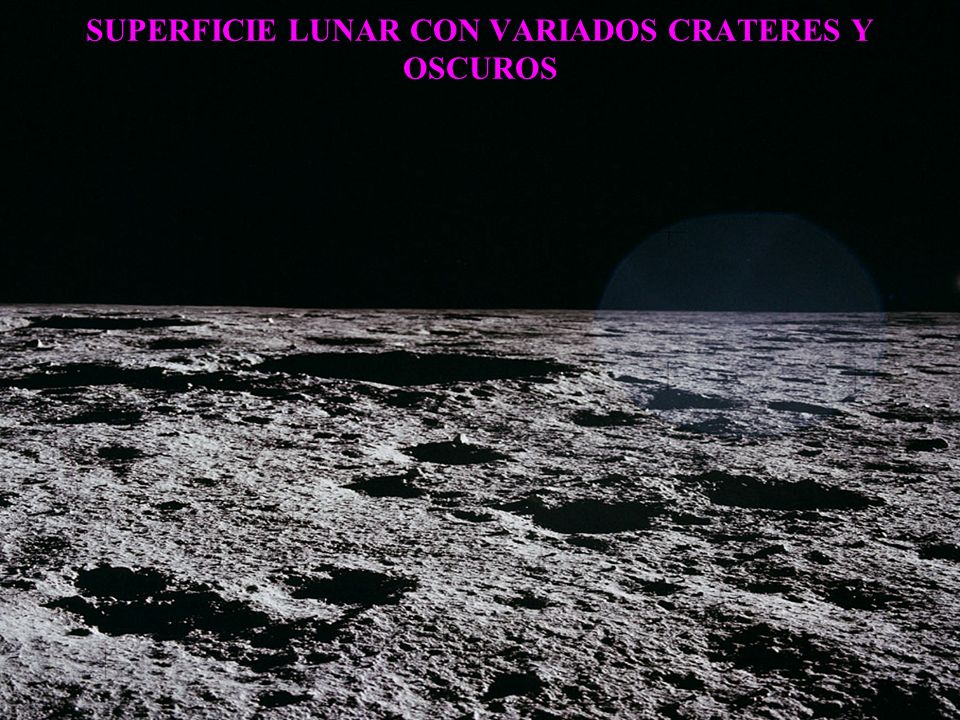 SUPERFICIE LUNAR CON VARIADOS CRATERES Y OSCUROS