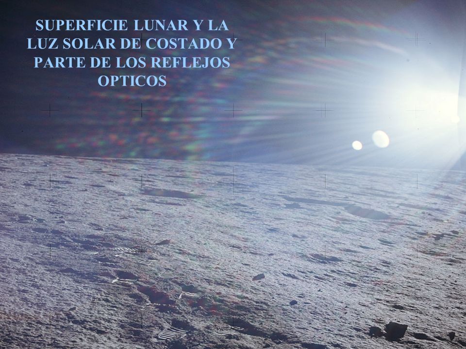 SUPERFICIE LUNAR Y LA LUZ SOLAR DE COSTADO Y PARTE DE LOS REFLEJOS OPTICOS