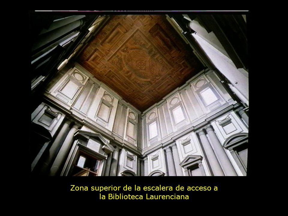 Zona superior de la escalera de acceso a la Biblioteca Laurenciana